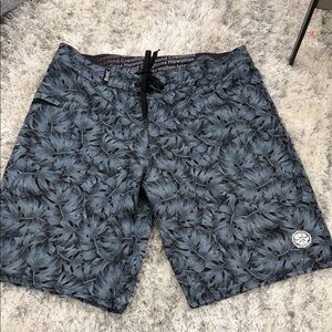 Hawaiian Creations Men's Tropical Gray Board Shorts